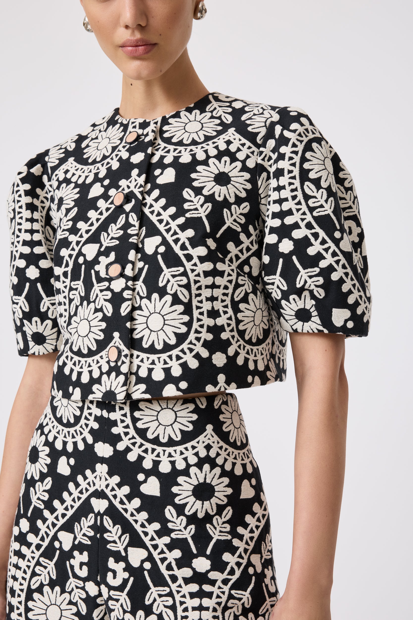 れみ　ACKA flower jacquard jacket SHOT_58_070.jpg?v=1746046587