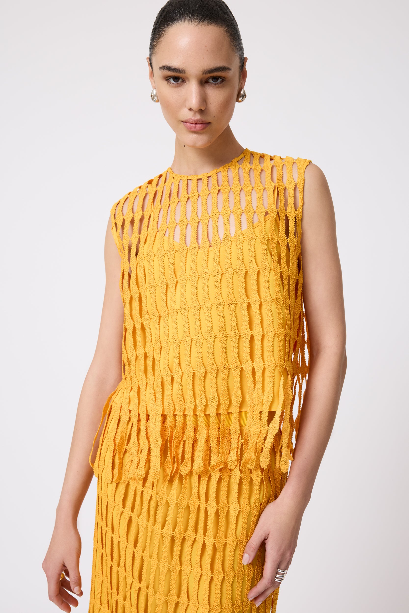 roughlow ラフロー　airy fringe sheer tops roughlow airy fringe sheer tops - メルカリ